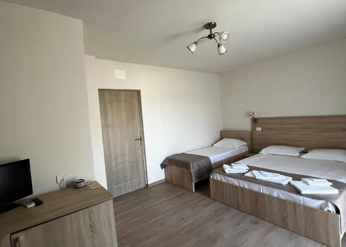 Seimos ゲストハウス 3*