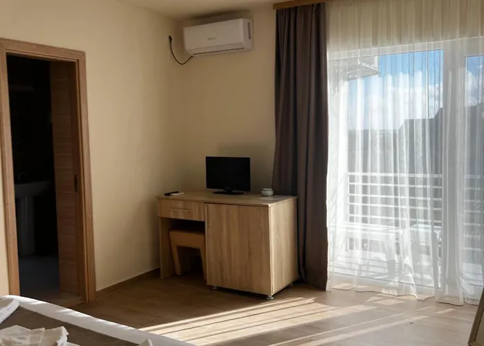 Seimos ゲストハウス 3*